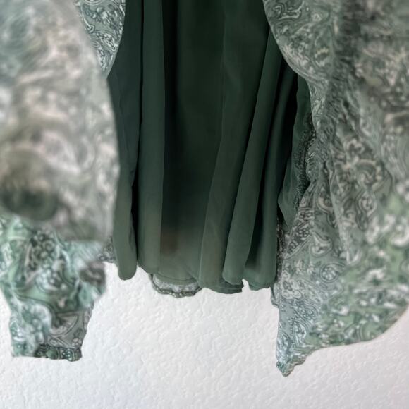 Hollister Green Floral Short Sleeve Mini Dress with Shorts size XXSP Cottagecore - Picture 5 of 9